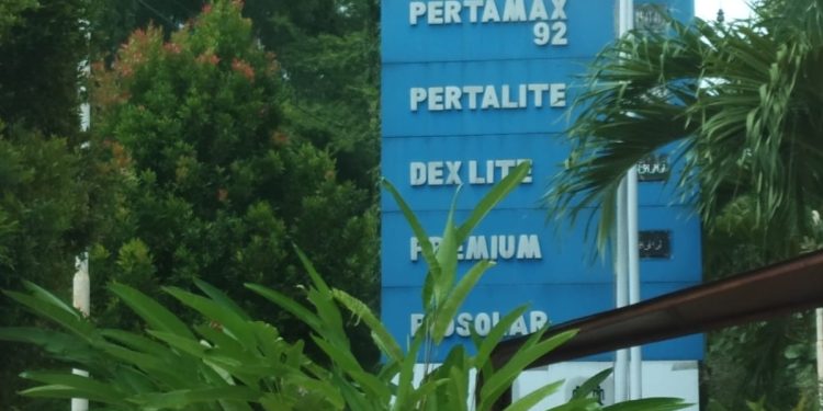 Pegawai SPBU   53.623.29 Semanding Tuban Diduga Melakukan Pungli Ke Tengkulak Pertalite