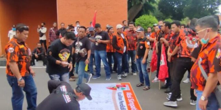 MPC Pemuda Pancasila Kabupaten Mojokerto Gelar UNRAS Atas Sikap LSM Barracuda