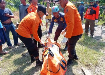 Korban Tenggelam di Sungai Bengawan Solo Berhasil di Evakuasi Tim BPBD Bojonegoro