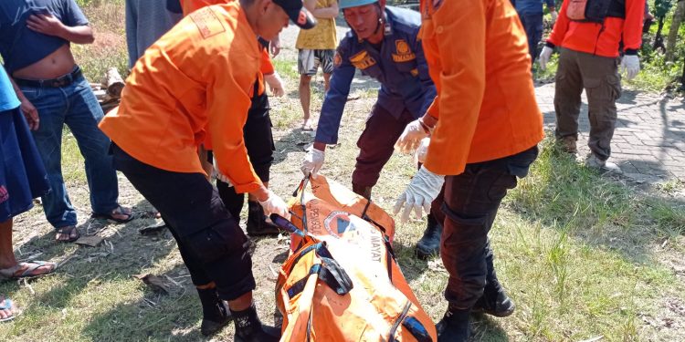 Korban Tenggelam di Sungai Bengawan Solo Berhasil di Evakuasi Tim BPBD Bojonegoro