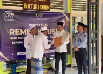 Saat Momen Idul Fitri, Kadiv Administrasi Kanwil Kemenkumham Jatim Serahkan SK Remisi Khusus Kepada 132 Napi