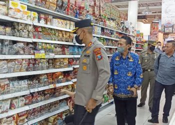 Pastikan Aman Jelang Lebaran, Diskopumdag Tuban Cek Harga Kebutuhan Pokok di Pasar
