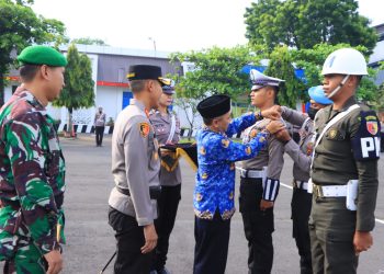 Bacakan Amanat Kapolri, Sekda Tuban Pimpin Apel Pasukan Gabungan Pengamanan Idul Fitri 1444 H