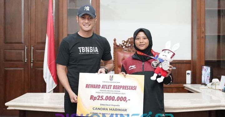 Reward Dari Mas Lindra Buat Candra Marimar Peraih Medali Perak Cabor Gulat Sea Games Kamboja 2023