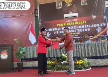 Partai Demokrasi Indonesia Perjuangan Daftarkan Calegnya Sebanyak 50 Orang Ke KPUD Kabupaten Mojokerto