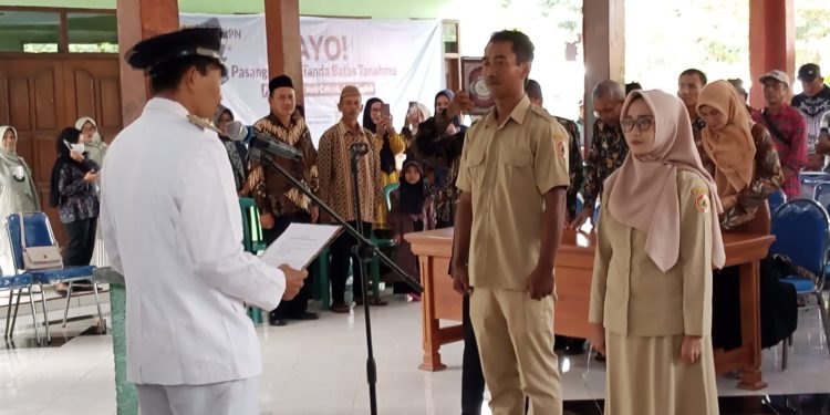 Dua Perangkat Desa Kebuntunggul Resmi Dilantik