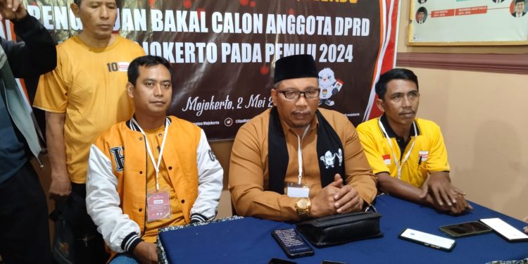 Partai Hanura Daftarkan Calegnya 50 orang ke kantor KPUD Kabupaten Mojokerto