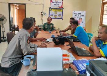 Jalin Silaturahmi Bersama Tiga Pilar, Babinsa Koramil 0811/12 Bancar Tuban Lakukan Komsos Kamtibmas