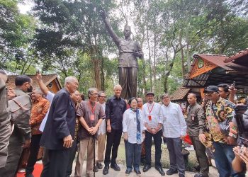Ganjar Dampingi Megawati Resmikan Patung Bung Karno Setinggi 7 Meter di Kaki Gunung Merapi