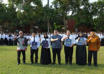 Pesan Mas Dhito Saat Serahkan SK PPPK Agar Tidak Gunakan LPG 3 Kg