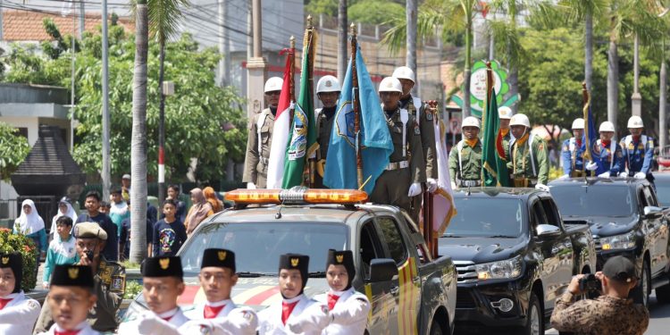 Dari Tuban Kirab Pataka Jer Basuki Mawa Beya Menuju Bojonegoro