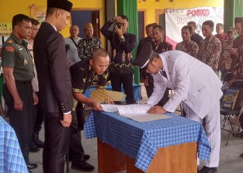 Pj Kades Lebaksari Dilantik, Sekdes Berharap Pemerintah Berjalan Normal Kembali