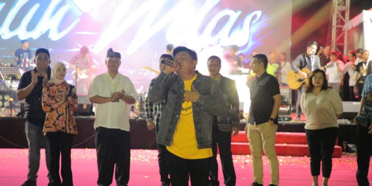 Puncak HJT ke -730 Ribuan Orang Ambyar Bersama Denny Caknan