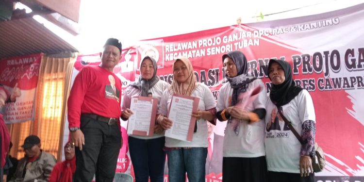 12 Ranting Relawan Projo Ganjar se Kecamatan Senori Kabupaten Tuban Terima SK