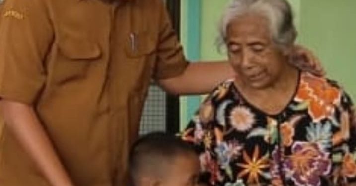 Pemerintah Desa Sumbertanggul Menyalurkan Bantuan Pangan