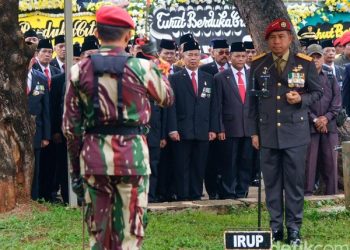 Mantan Kepala BNPB Letjen (Purn) Doni Monardo dimakamkan secara militer di TMP Kalibata