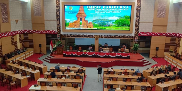 DPRD Kabupaten Mojokerto Adakan Rapat Paripurna Nota Penjelasan Bupati atas LKPJ 2023