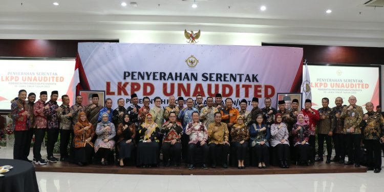 Sekda Tuban Serahkan LKPD 2023 Unaudited ke BPK