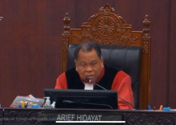Dissenting Opinion”, Arief Hidayat: Presiden Seolah Coba Suburkan Politik Dinasti dan Virus Nepotisme