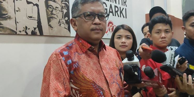 Canda Hasto Merespons Rencana Pertemuan Jokowi-Megawati: Tunggu Kereta Cepat lewat Teuku Umar