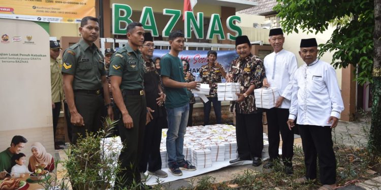 KB-FKPPI Cabang Tuban & Anak Kolong Berbagi Ratusan Takjil