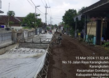 Proyek Pelebaran Jalan Wonoploso-Begaganlimo  Kecamatan Gondang Diapresiasi Masyarakat Sekitar