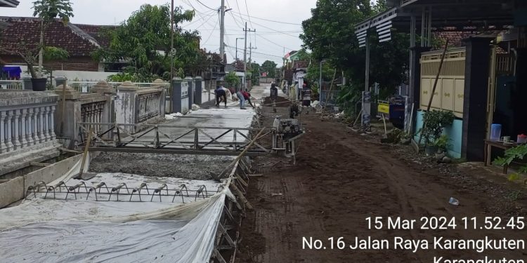 Proyek Pelebaran Jalan Wonoploso-Begaganlimo  Kecamatan Gondang Diapresiasi Masyarakat Sekitar