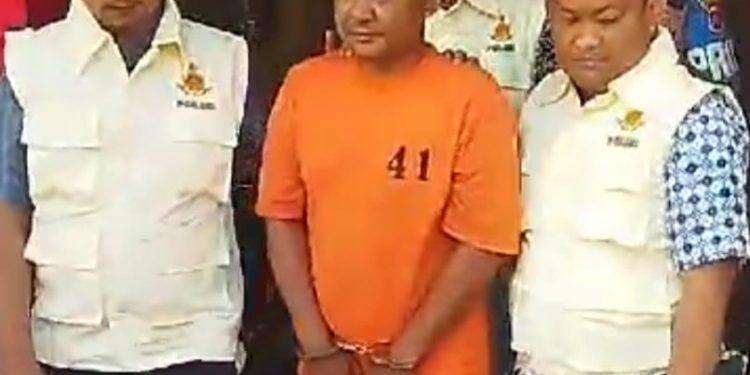 Korupsi  Anggaran APBDes, Kades Sampang Agung Di Tangkap Paksa