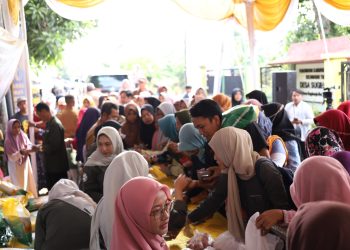 GERAKAN PANGAN MURAH KEMBALI DIGELAR WARGA SERBU BALAI DESA SUGIHARJO