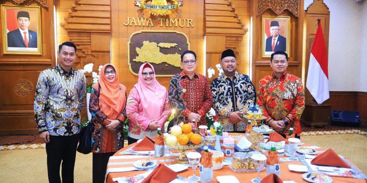 MAS LINDRA DAN FORKOPIMDA TUBAN IKUTI HALAL BIHALAL BERSAMA PJ. GUBERNUR JATIM