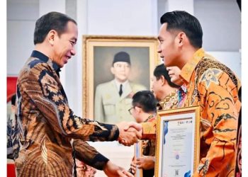 Pemkab Tuban Terima Penghargaan Pemerintah Daerah dengan Penerapan SPBE Terbaik pada Kategori Peningkatan Indeks SPBE Signifikan