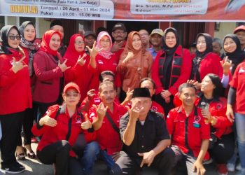 Disambut Antusias Ikfina Kembalikan Berkas Pendaftaran Cabup – Cawabup ke PDIP