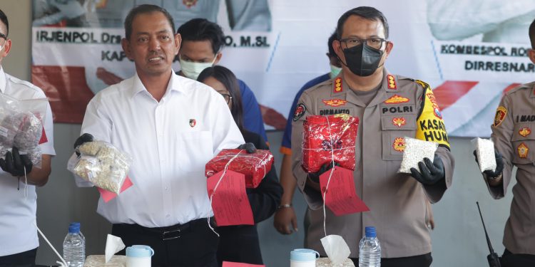 Kepolisian Daerah Jatim Berhasil Membongkar Rumah Produksi Narkoba