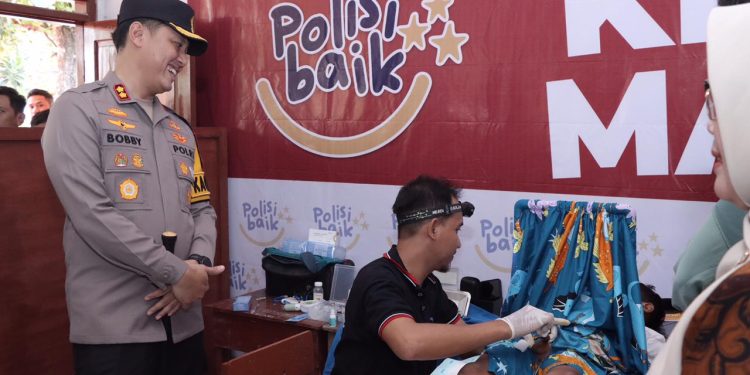 Polda Jatim Gelar Bansos dan Bakkes Laksanakan Program “Polisi Baik” di Lamongan