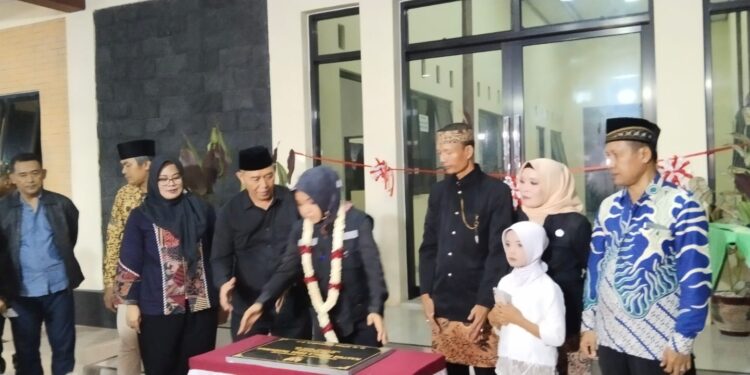 Pagelaran Wayang Kulit Dalam Rangka Peresmian Kantor Bale Desa Tangunan Mojokerto