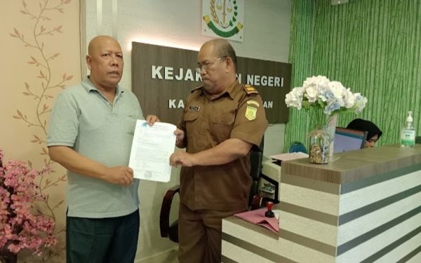 H. Umar Wirohadi Resmi Laporkan Dugaan Penyelewengan Dana BOS Ke Kejari Pasuruan