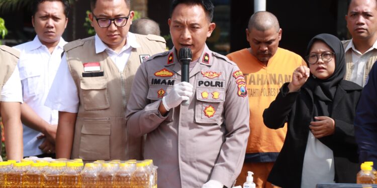 Polres Malang Bongkar Produsen ‘Minyak Kita’ Palsu Beromzet Ratusan Juta Rupiah