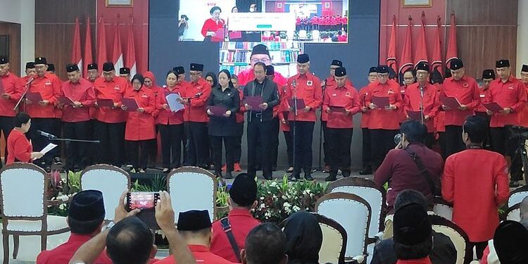 Megawati Lantik Ganjar hingga Ahok Jadi Ketua DPP PDI-P