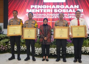 Respon Cepat Tangani Kasus Kekerasan Kaum Rentan Ditreskrimsus Polda Jatim Terima Penghargaan Kemensos RI