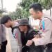 Polsek Jetis Mojokerto Gerak Cepat Bantu Lansia Yang Mendadak Sakit