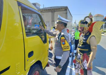 Satlantas Polres Ngawi Gunakan Cara Unik Dalam Operasi Patuh Semeru 2024