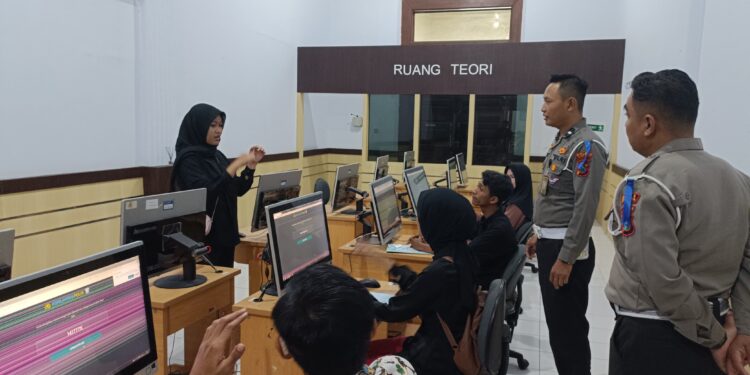 Polres Kediri Kota Beri Pendampingan Khusus Pelayanan SIM Bagi  Penyandang Disabilitas