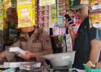 Dari 4 Toko Kelontong, Satpol PP Lamongan Bersama KPPBC TMP B Gresik Sita 5.780 Batang Rokok Ilegal