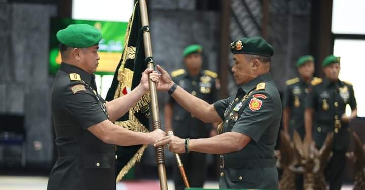 Kasad Pimpin Sertijab 12 Pejabat TNI AD, Tongkat Estafet Kadispenad Resmi Berpindah