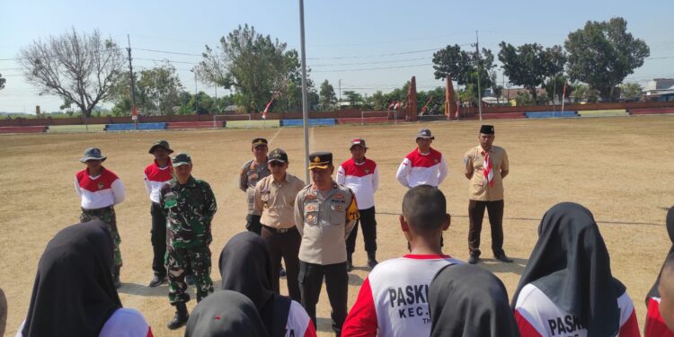 Kapolsek Jetis Bersama Forkopimca Beri Motivasi dan Pembekalan Paskibra