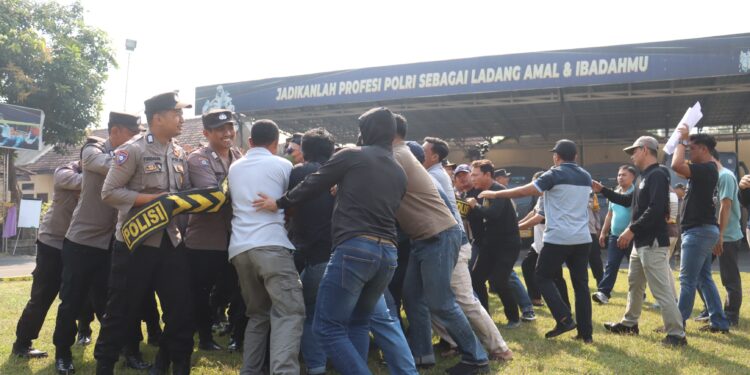 Ciptakan Pilkada Damai 2024, Polres Mojokerto Kota Gelar Simulasi Sispamkota