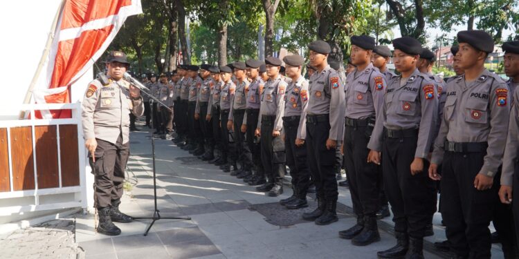 Polrestabes Surabaya Pertebal Pengamanan Kantor KPU pada Tahapan Pendaftaran Paslon di Pilkada 2024