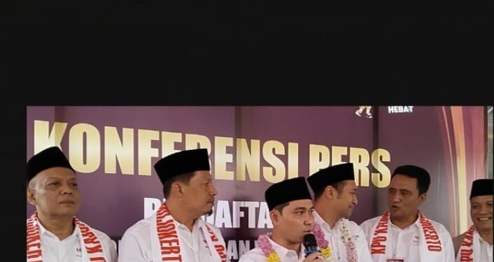 Pasangan MUBAROK Daftar Bacalon Bupati dan Wakil Bupati Pertama Di KPU Kabupaten Mojokerto