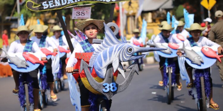 56 Lembaga Pendidikan Semarakkan HUT Ke – 79 Gelar Pawai Sepeda Hias