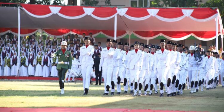 Peringati HUT RI ke – 79 Dengan Upacara Bendera, Ini Pesan Bupati Tuban